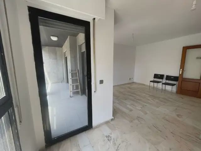 4 sovrum Lägenhet att hyra i Alicante stad med garage - 2 000 € (Ref: 9915057)