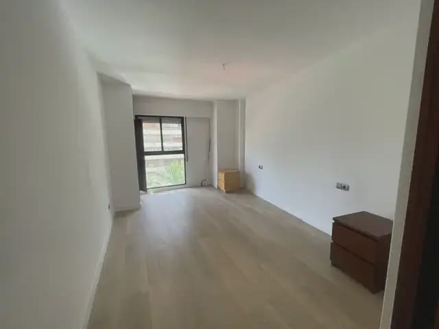 4 sovrum Lägenhet att hyra i Alicante stad med garage - 2 000 € (Ref: 9915057)