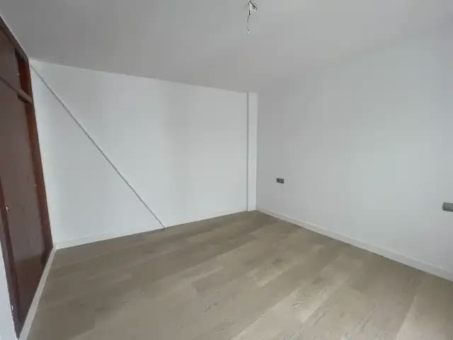 4 sovrum Lägenhet att hyra i Alicante stad med garage - 2 000 € (Ref: 9915057)