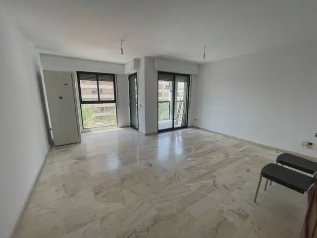4 sovrum Lägenhet att hyra i Barrio del Centro, Alicante stad med garage - 2 000 € (Ref: 9915057)