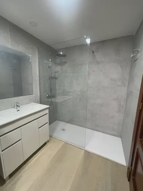 4 sovrum Lägenhet att hyra i Alicante stad med garage - 2 000 € (Ref: 9915057)