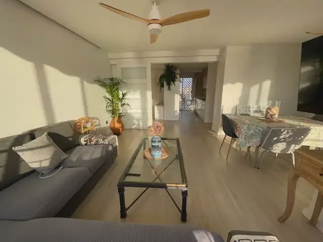 2 slaapkamer Flat te huur in Alicante stad met garage - € 1.500 (Ref: 9915058)