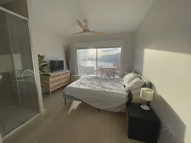 2 slaapkamer Flat te huur in Alicante stad met garage - € 1.500 (Ref: 9915058)