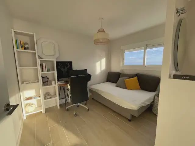 2 slaapkamer Flat te huur in Alicante stad met garage - € 1.500 (Ref: 9915058)