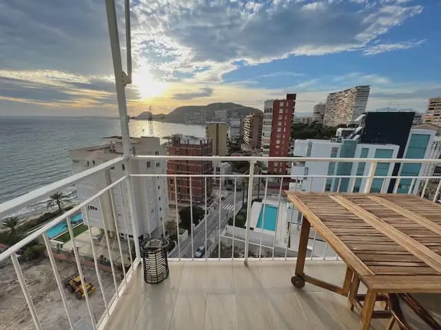 2 slaapkamer Flat te huur in Alicante stad met garage - € 1.500 (Ref: 9915058)
