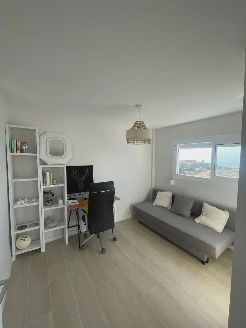 2 slaapkamer Flat te huur in Alicante stad met garage - € 1.500 (Ref: 9915058)