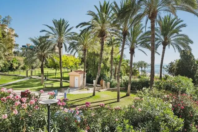 3 bedroom Flat for sale in El Campello with pool garage - € 450,000 (Ref: 9919188)