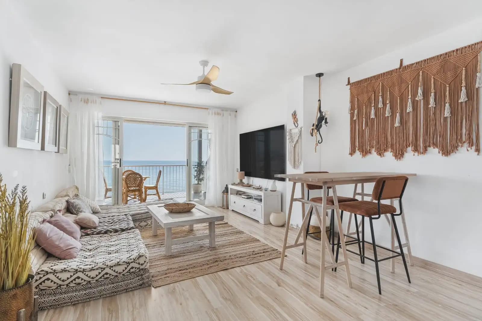 3 bedroom Flat for sale in El Campello with pool garage - € 450,000 (Ref: 9919188)