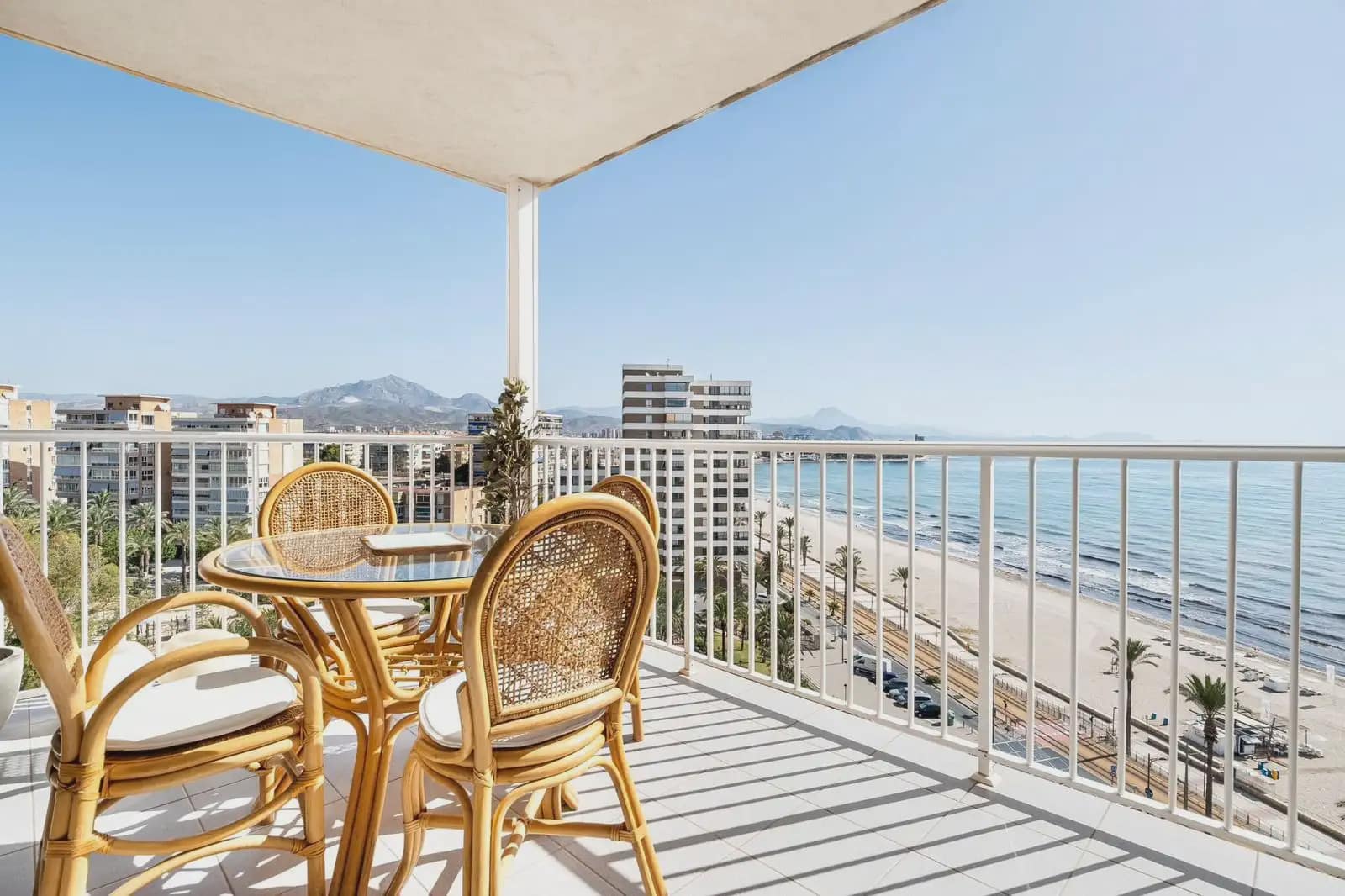 3 bedroom Flat for sale in El Campello with pool garage - € 450,000 (Ref: 9919188)