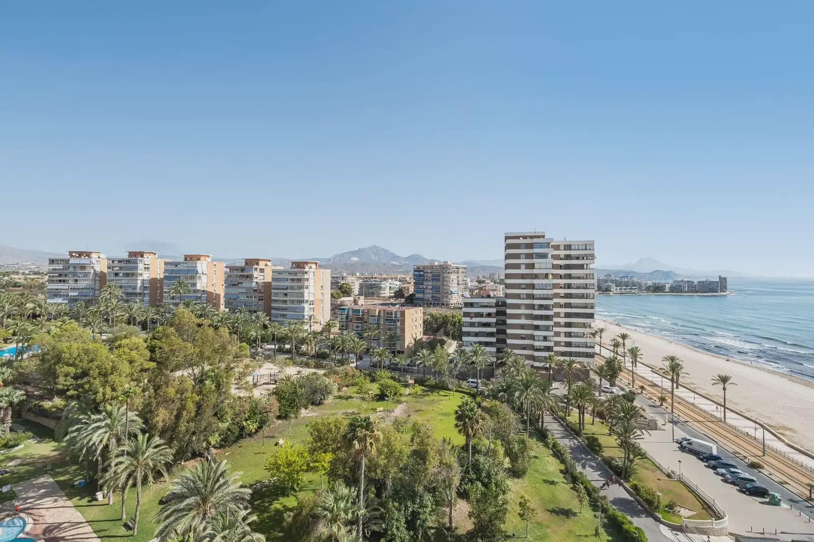 3 bedroom Flat for sale in El Campello with pool garage - € 450,000 (Ref: 9919188)