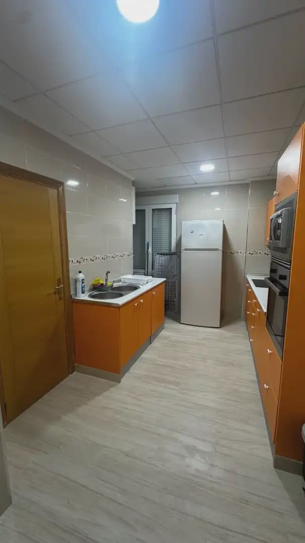 2 Zimmer Wohnung zu vermieten in Alicante / Alacant Stadt mit Pool Garage - 1.150 € (Ref: 9919190)