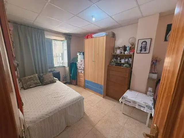 4 soveværelse Lejlighed til salg i Alicante by - € 210.000 (Ref: 9926500)