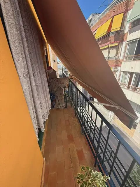 4 soveværelse Lejlighed til salg i Alicante by - € 210.000 (Ref: 9926500)