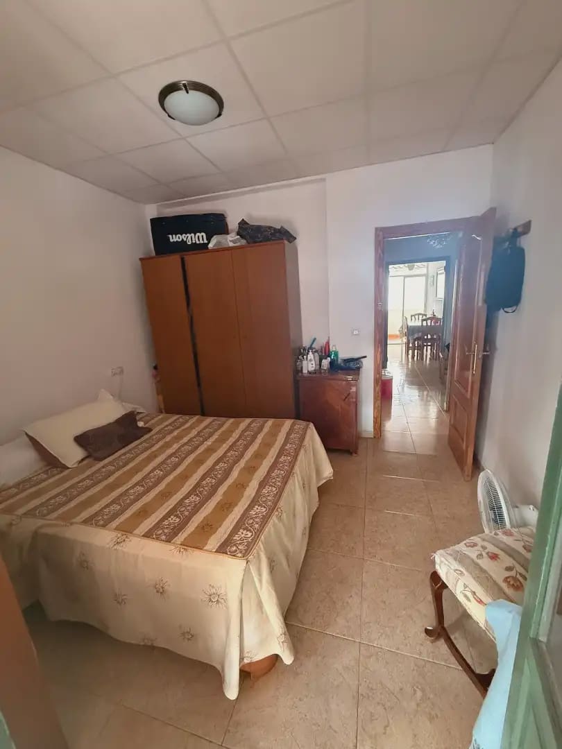 4 soveværelse Lejlighed til salg i Alicante by - € 210.000 (Ref: 9926500)