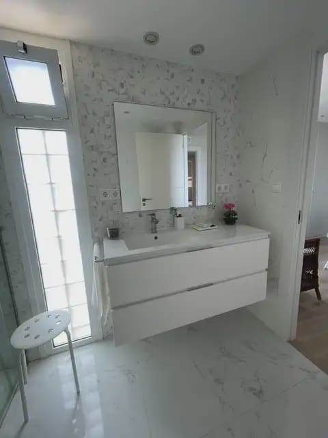 3 bedroom Flat for rent in Alicante / Alacant city with pool garage - € 2,000 (Ref: 9926589)