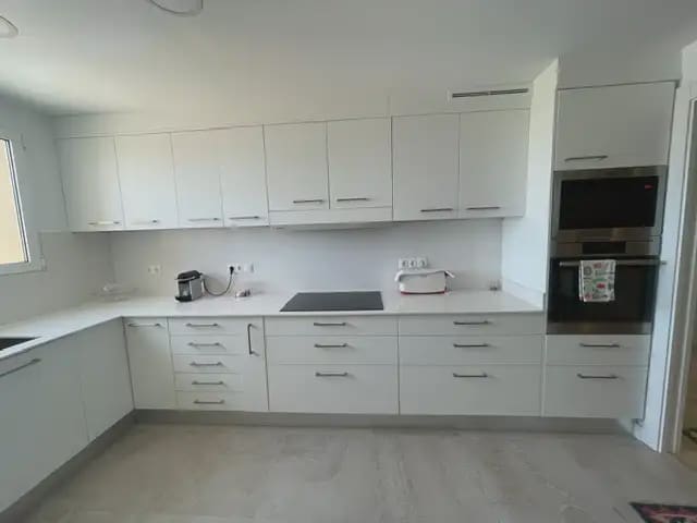 3 bedroom Flat for rent in Alicante / Alacant city with pool garage - € 2,000 (Ref: 9926589)