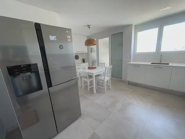 3 bedroom Flat for rent in Alicante / Alacant city with pool garage - € 2,000 (Ref: 9926589)