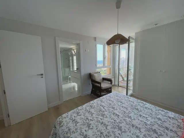 3 bedroom Flat for rent in Alicante / Alacant city with pool garage - € 2,000 (Ref: 9926589)