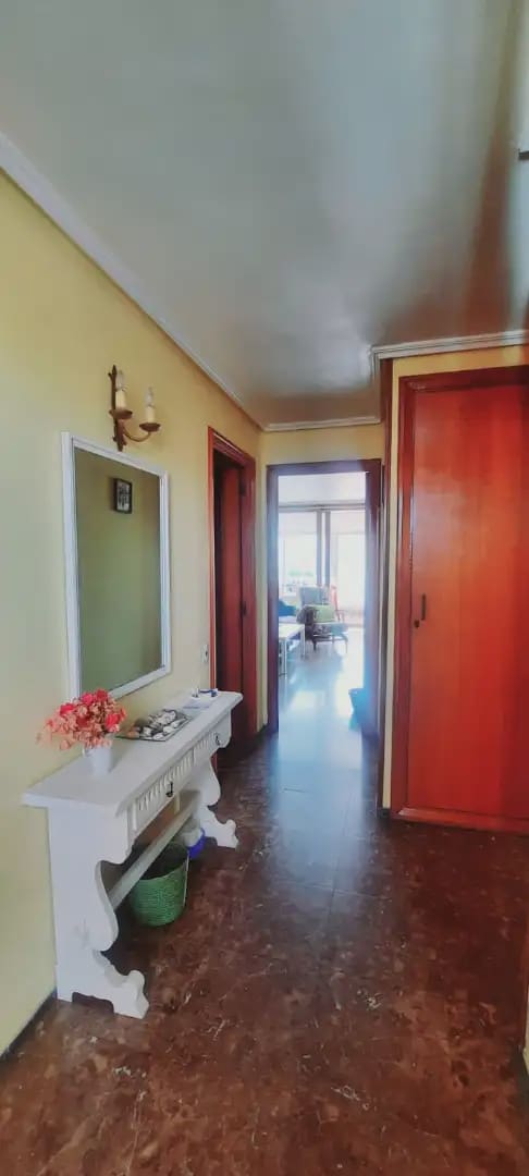1 bedroom Flat for rent in Alicante / Alacant city with pool garage - € 1,300 (Ref: 9932536)