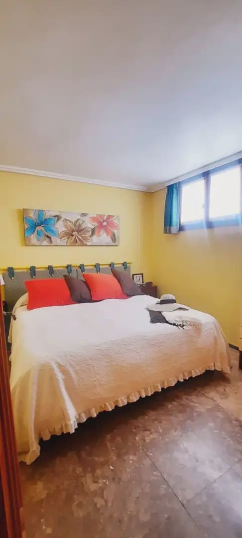 1 bedroom Flat for rent in Alicante / Alacant city with pool garage - € 1,300 (Ref: 9932536)