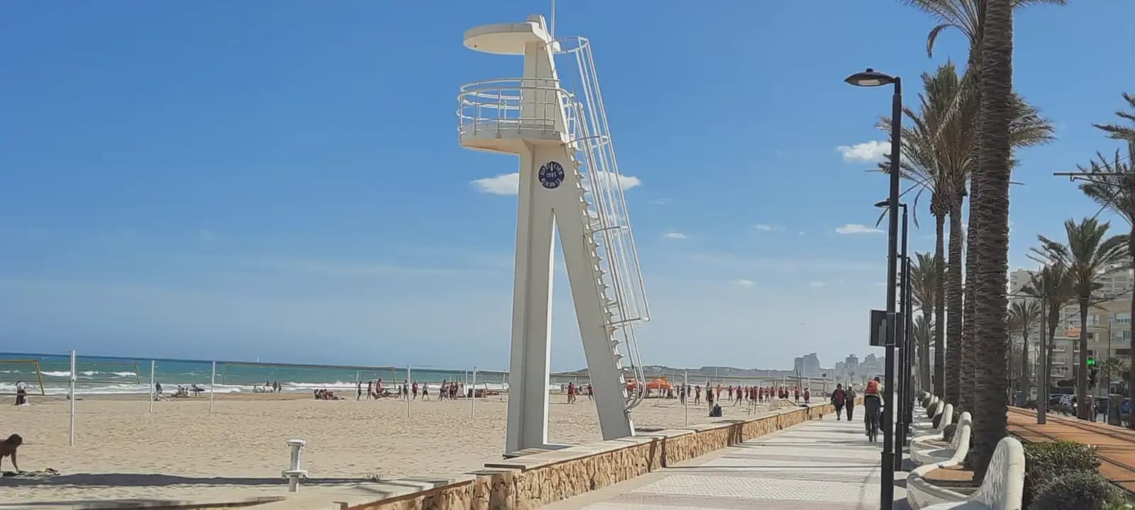 1 bedroom Flat for rent in Alicante / Alacant city with pool garage - € 1,300 (Ref: 9932536)