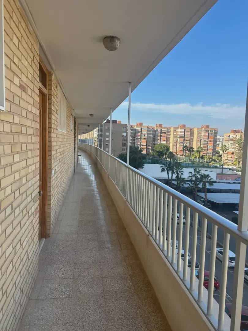 3 chambre Appartement à vendre à Alicante ville avec piscine garage - 368 000 € (Ref: 9935317)