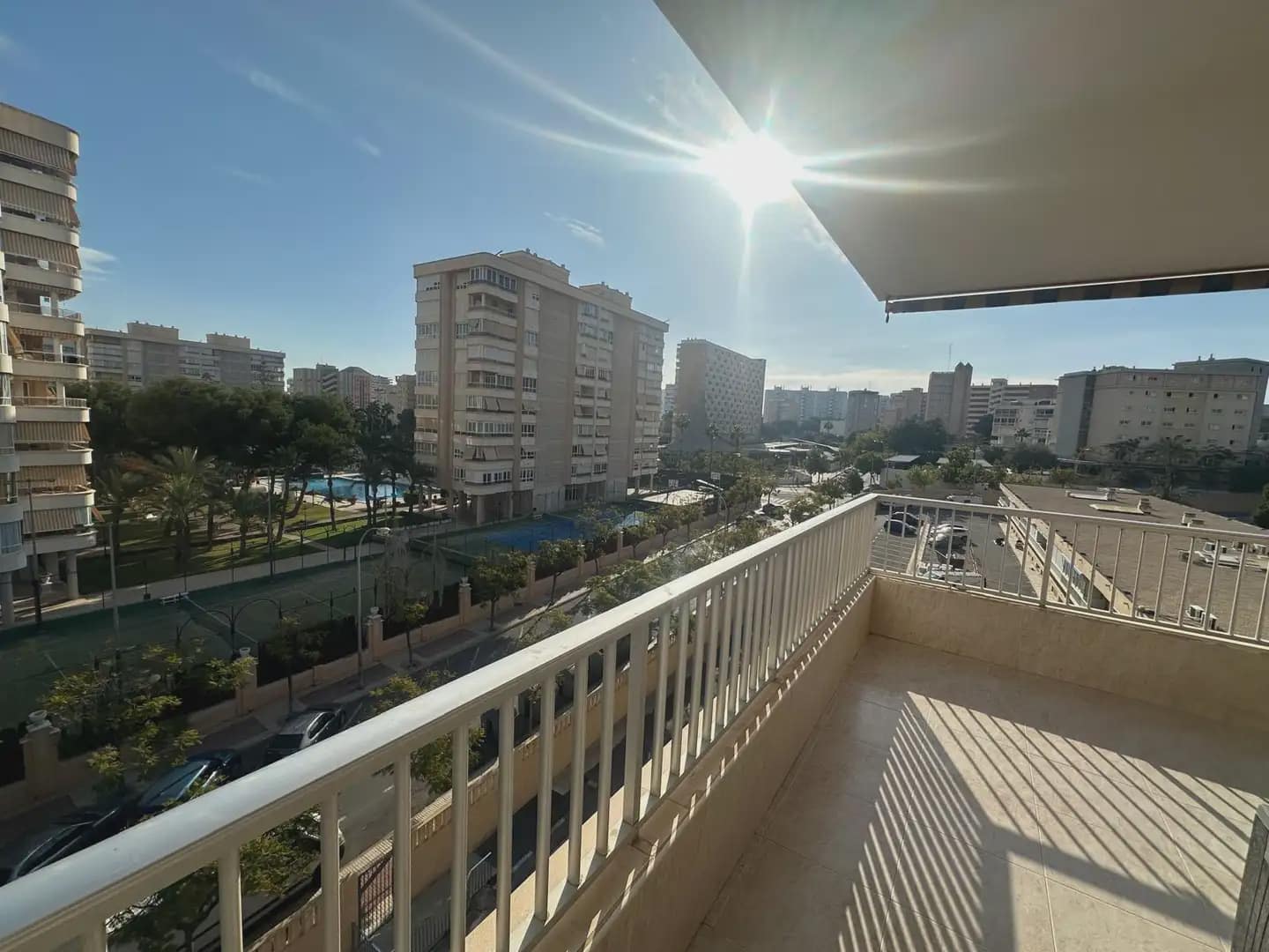 3 chambre Appartement à vendre à Alicante ville avec piscine garage - 368 000 € (Ref: 9935317)