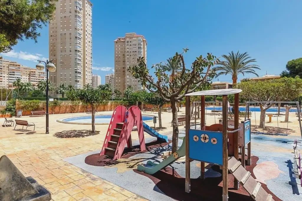2 quarto Apartamento para arrendar em El Campello com piscina garagem - 1 200 € (Ref: 9941573)
