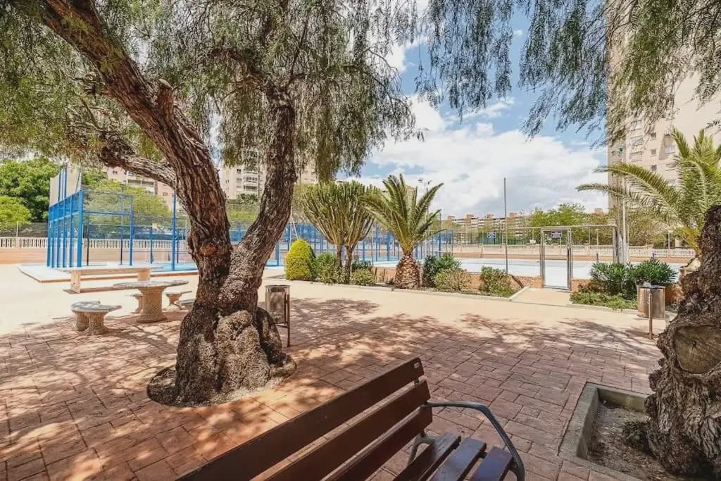 2 quarto Apartamento para arrendar em El Campello com piscina garagem - 1 200 € (Ref: 9941573)