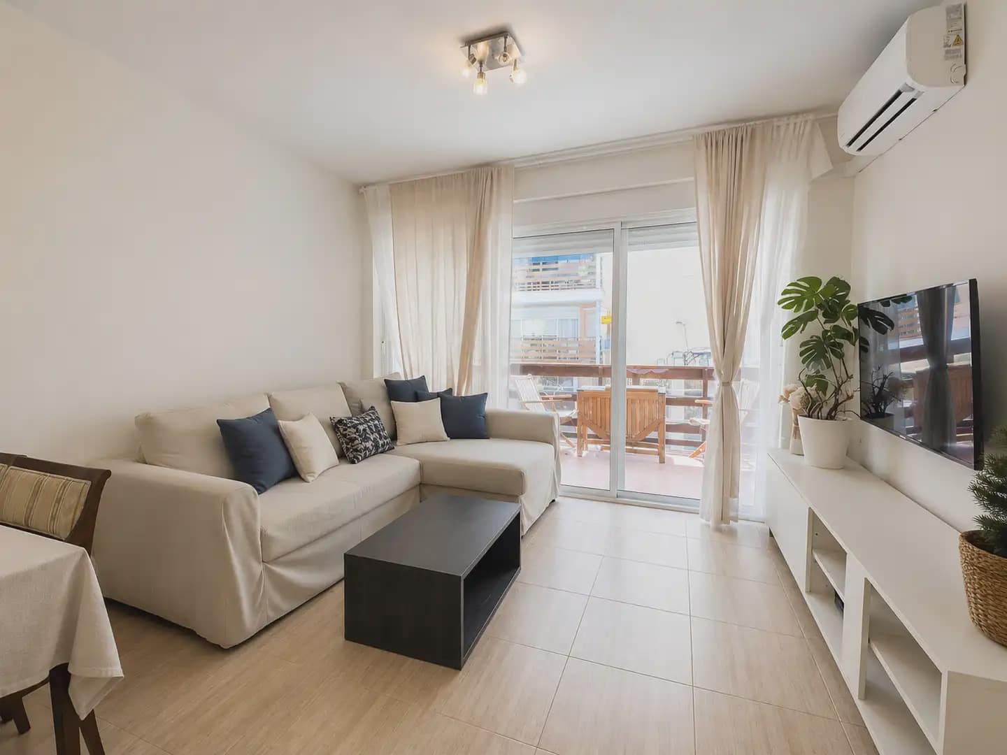 2 quarto Apartamento para arrendar em El Campello com piscina garagem - 1 200 € (Ref: 9941573)