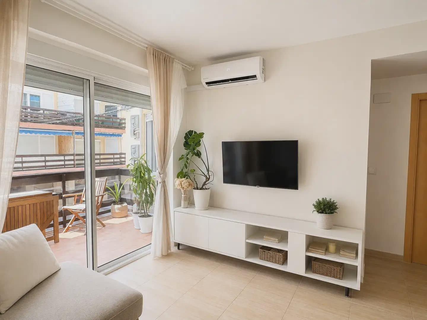 2 quarto Apartamento para arrendar em El Campello com piscina garagem - 1 200 € (Ref: 9941573)