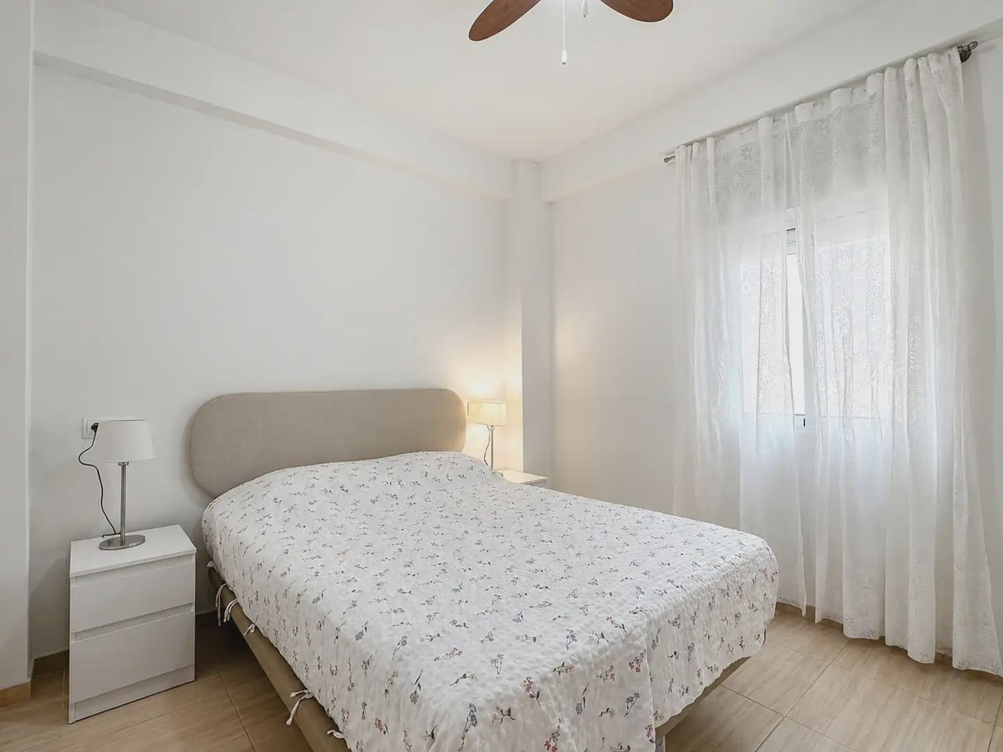 2 quarto Apartamento para arrendar em El Campello com piscina garagem - 1 200 € (Ref: 9941573)