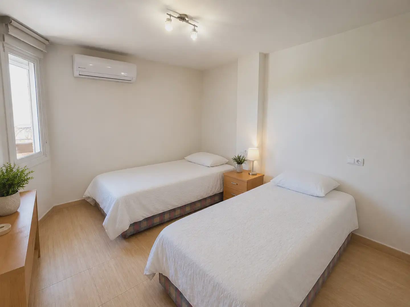 2 quarto Apartamento para arrendar em El Campello com piscina garagem - 1 200 € (Ref: 9941573)