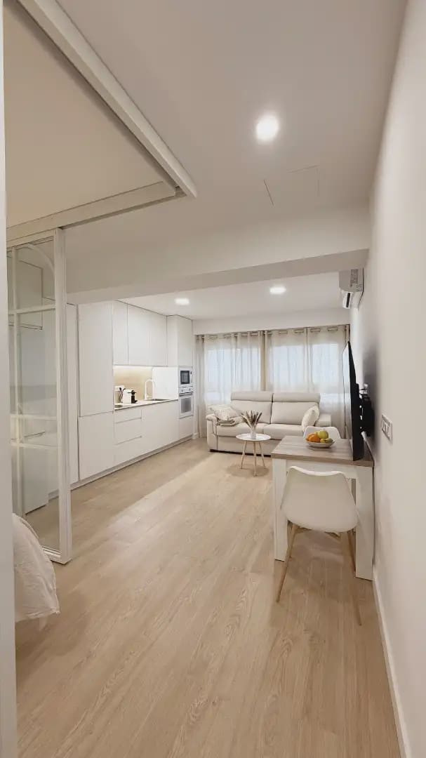 Studio for rent in Alicante / Alacant city - € 1,500 (Ref: 9941635)