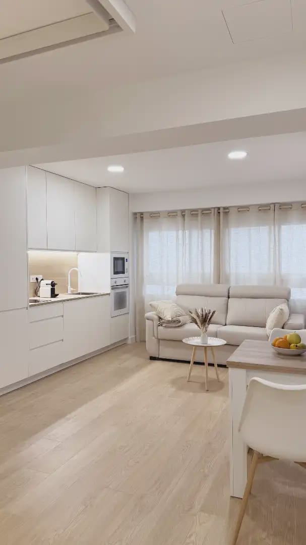 Studio for rent in Alicante / Alacant city - € 1,500 (Ref: 9941635)