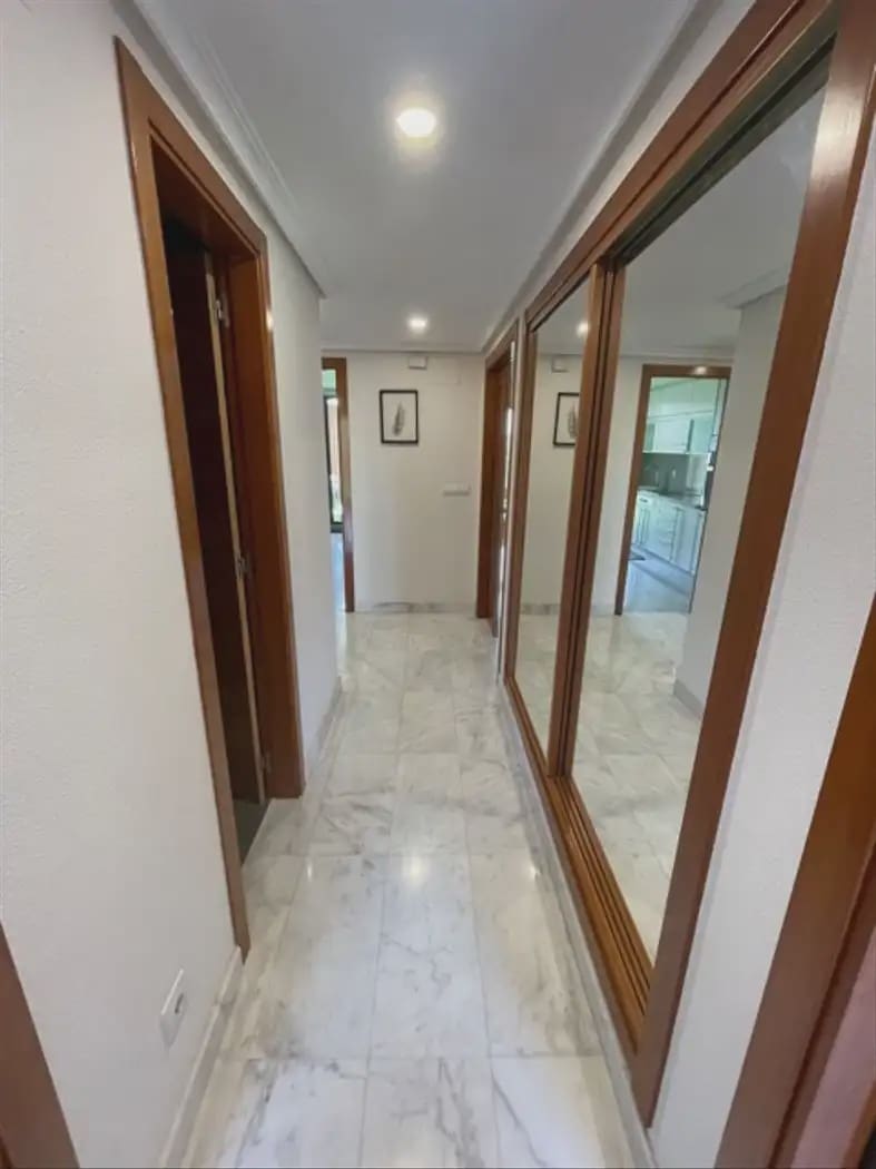 2 Zimmer Wohnung zu vermieten in Alicante / Alacant Stadt mit Pool Garage - 1.800 € (Ref: 9945002)
