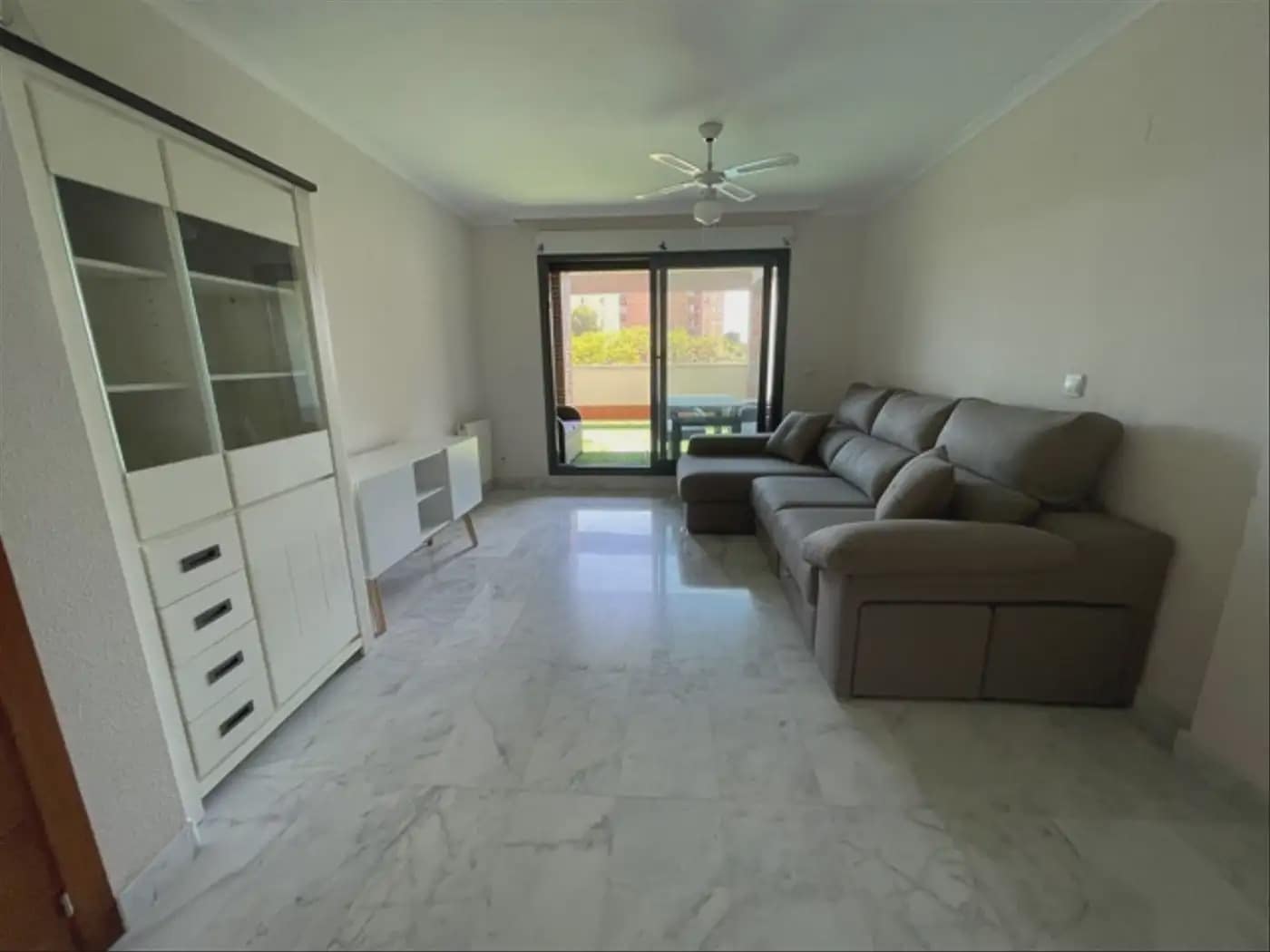 2 Zimmer Wohnung zu vermieten in Alicante / Alacant Stadt mit Pool Garage - 1.800 € (Ref: 9945002)