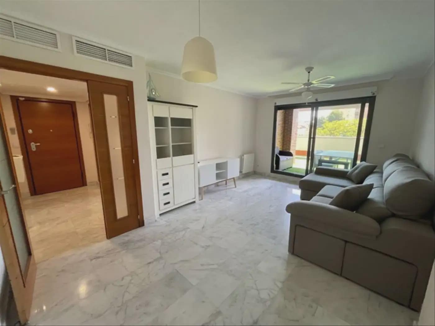 2 Zimmer Wohnung zu vermieten in Alicante / Alacant Stadt mit Pool Garage - 1.800 € (Ref: 9945002)