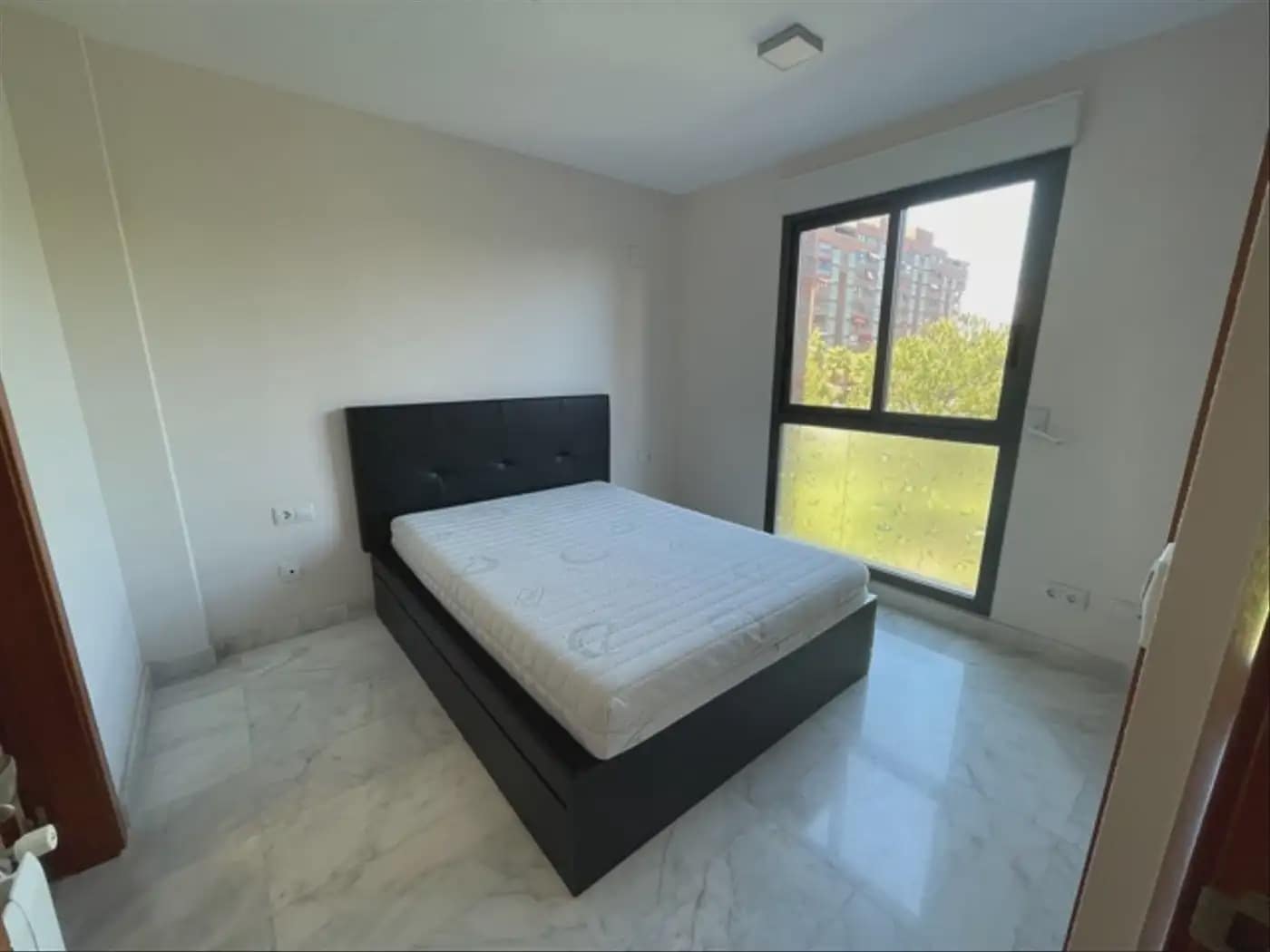 2 Zimmer Wohnung zu vermieten in Alicante / Alacant Stadt mit Pool Garage - 1.800 € (Ref: 9945002)