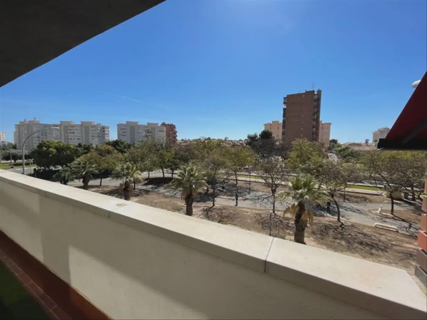 2 Zimmer Wohnung zu vermieten in Alicante / Alacant Stadt mit Pool Garage - 1.800 € (Ref: 9945002)