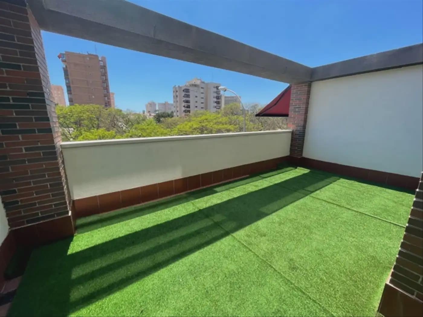 2 Zimmer Wohnung zu vermieten in Alicante / Alacant Stadt mit Pool Garage - 1.800 € (Ref: 9945002)