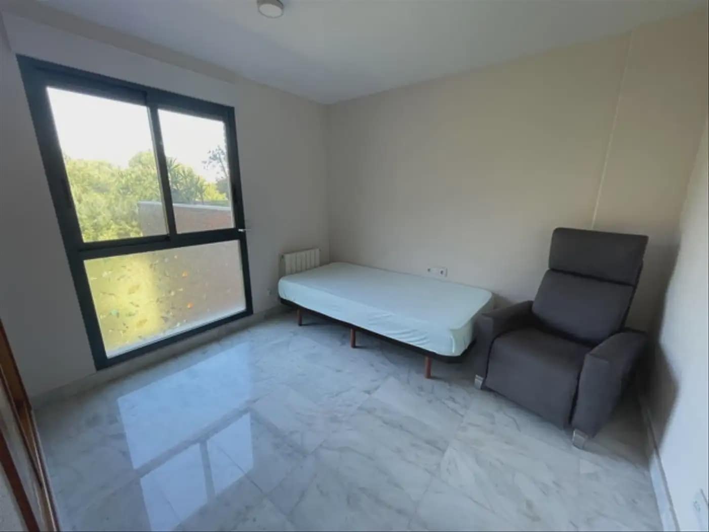2 Zimmer Wohnung zu vermieten in Alicante / Alacant Stadt mit Pool Garage - 1.800 € (Ref: 9945002)