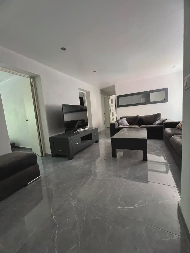 3 slaapkamer Flat te koop in Alicante stad - € 120.000 (Ref: 9946811)