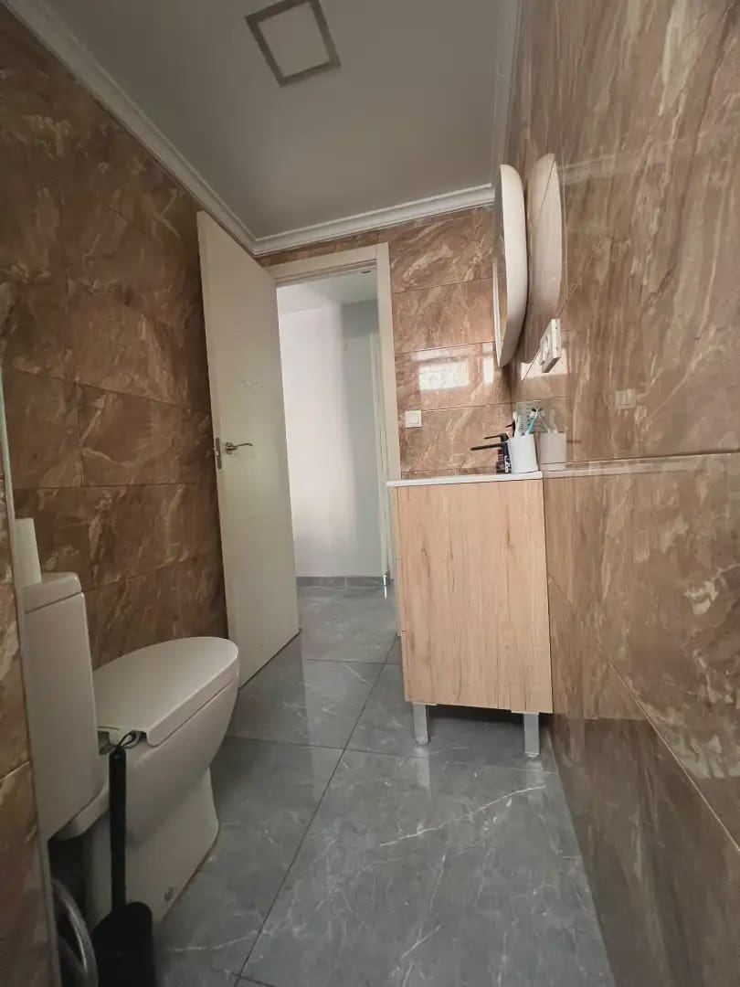 3 slaapkamer Flat te koop in Alicante stad - € 120.000 (Ref: 9946811)