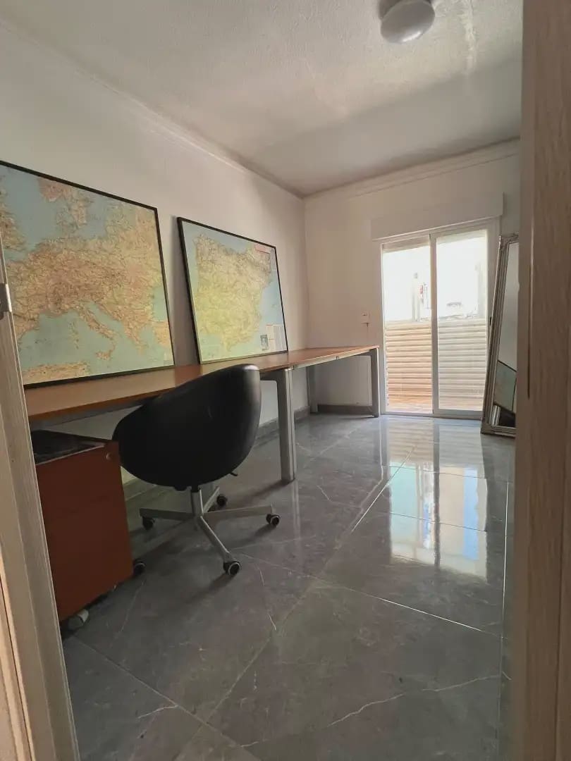 3 slaapkamer Flat te koop in Alicante stad - € 120.000 (Ref: 9946811)