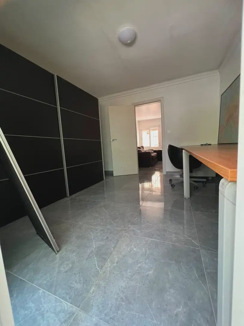 3 slaapkamer Flat te koop in Alicante stad - € 120.000 (Ref: 9946811)