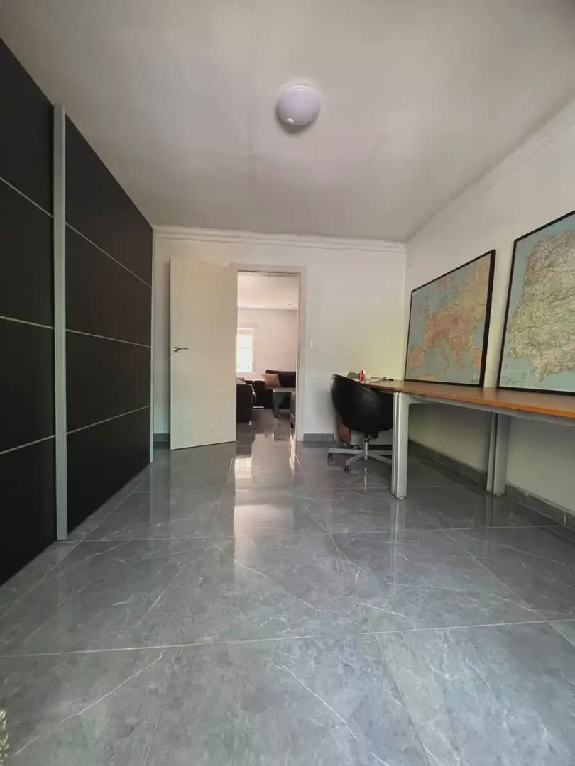 3 slaapkamer Flat te koop in Alicante stad - € 120.000 (Ref: 9946811)