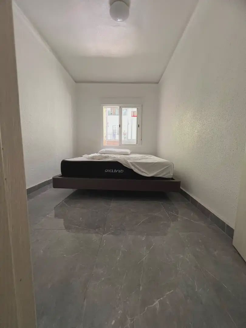 3 slaapkamer Flat te koop in Alicante stad - € 120.000 (Ref: 9946811)