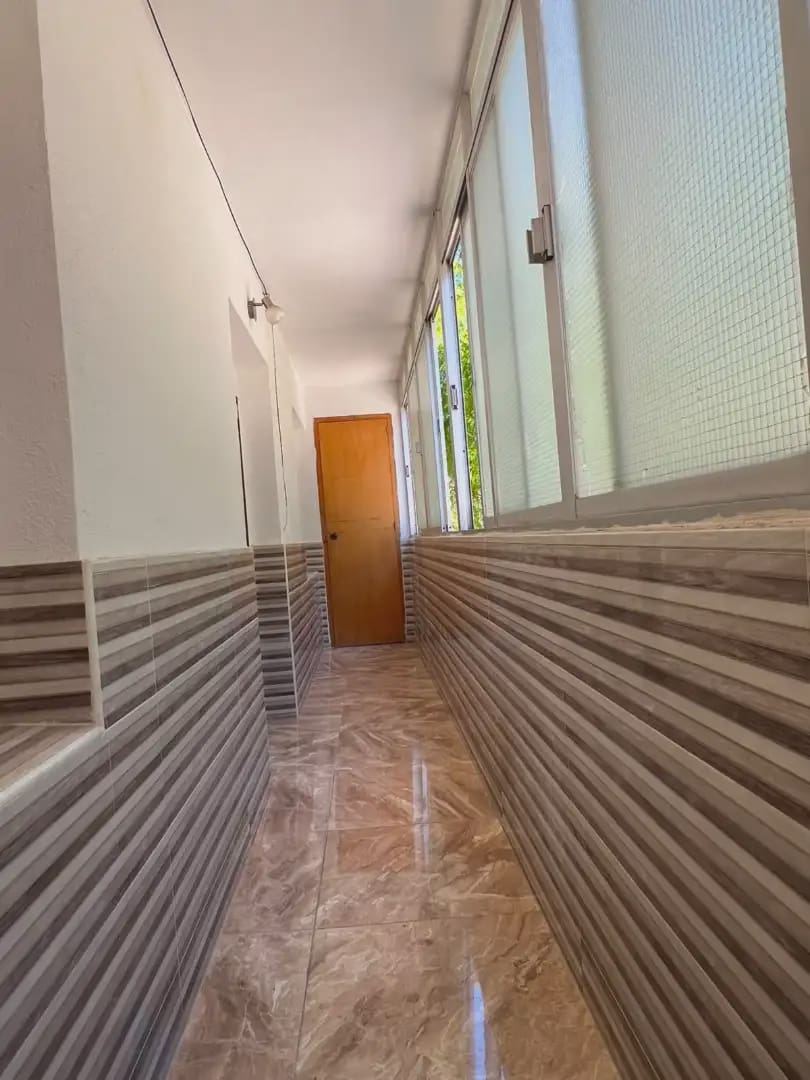 3 slaapkamer Flat te koop in Alicante stad - € 120.000 (Ref: 9946811)