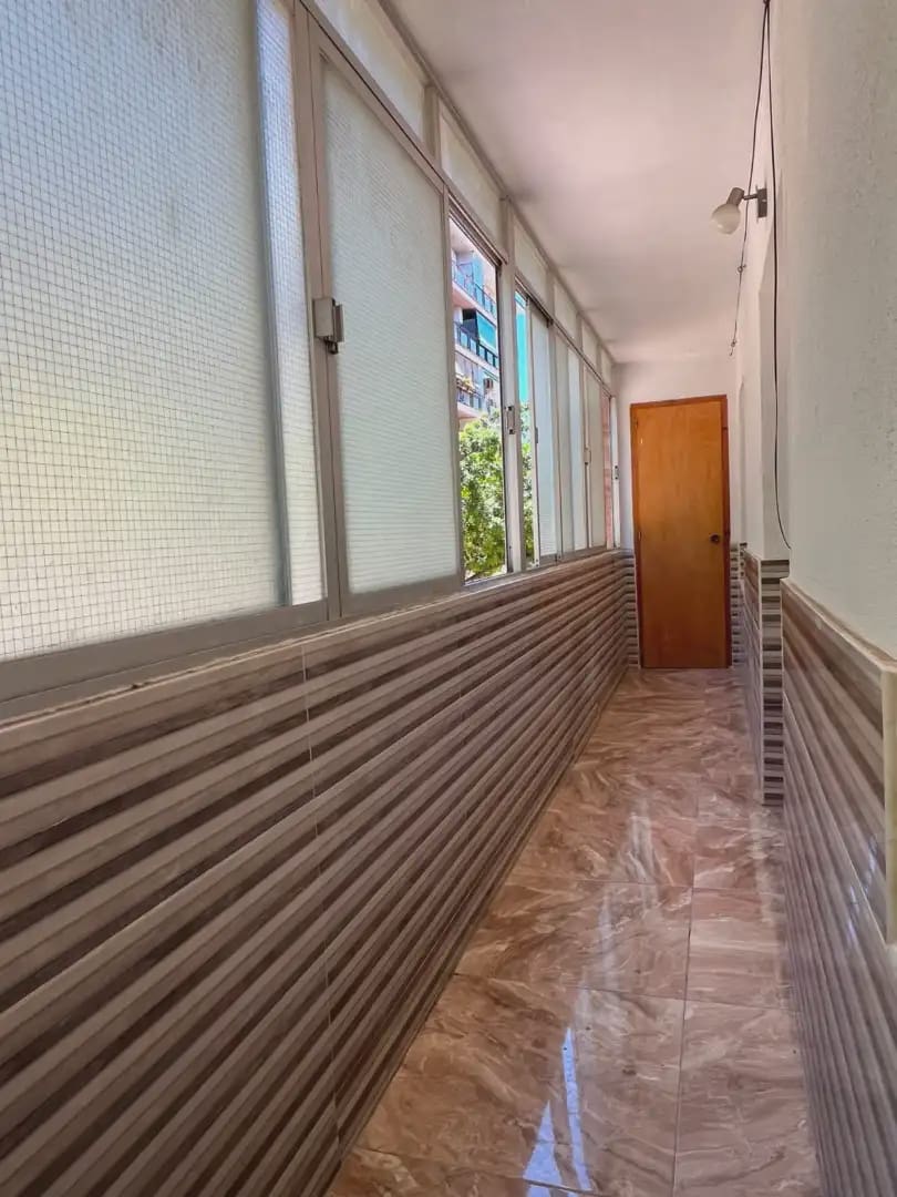 3 slaapkamer Flat te koop in Alicante stad - € 120.000 (Ref: 9946811)